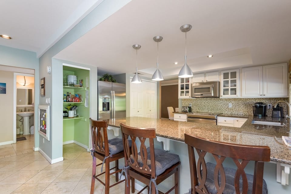 House, 4 Bedrooms | Private kitchen | Fridge, microwave, oven, dishwasher