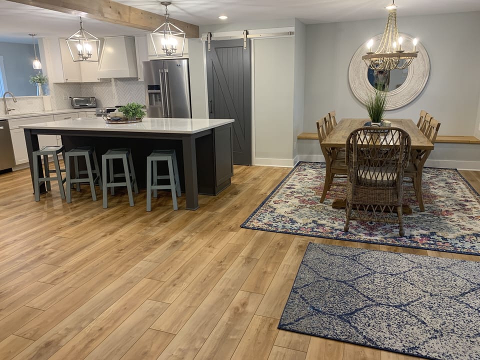 Kitchen & Dining area