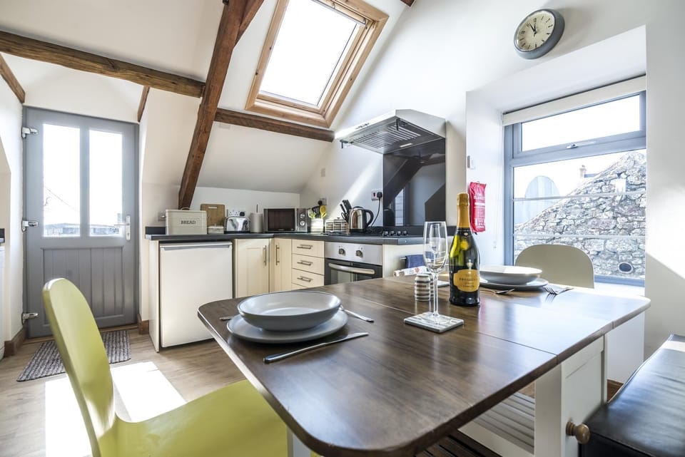 Ashgrove Farm - 1 Bedroom Apartment - Llawhaden (1968)