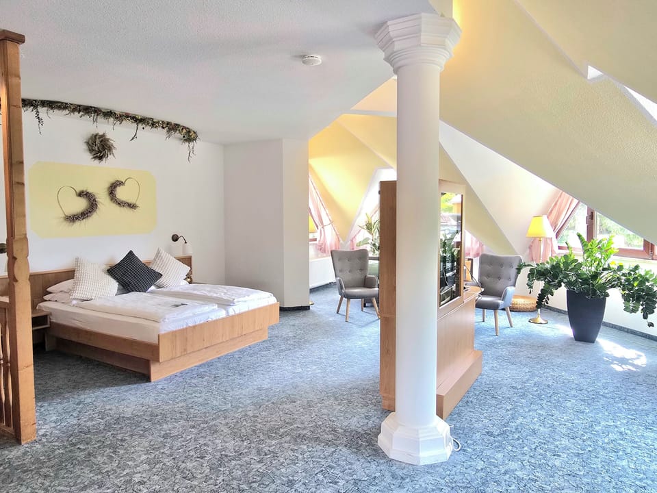 Junior Double Room | Egyptian cotton sheets, premium bedding, desk, laptop workspace
