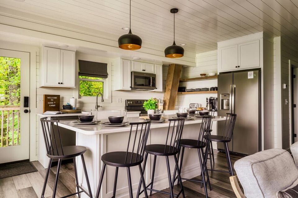 Enjoy a fully stocked kitchen with everything you could need!