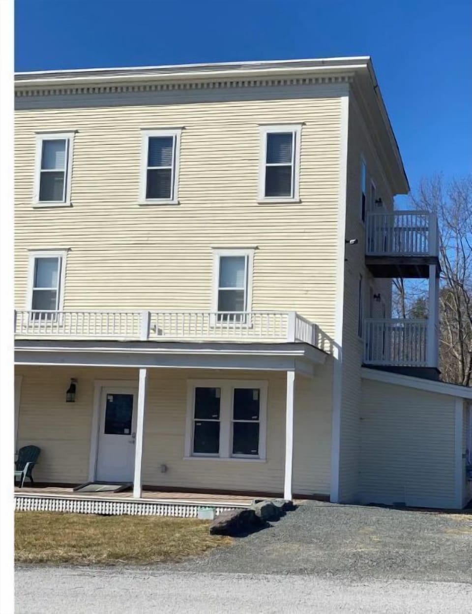 Balcony for guest use