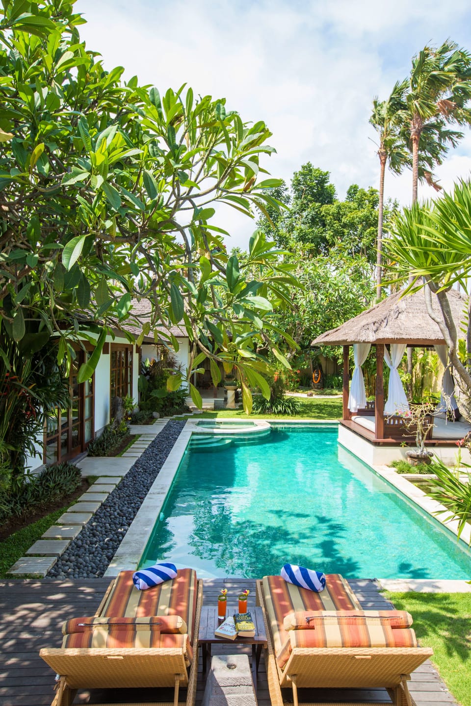 Outdoor pool, sun loungers