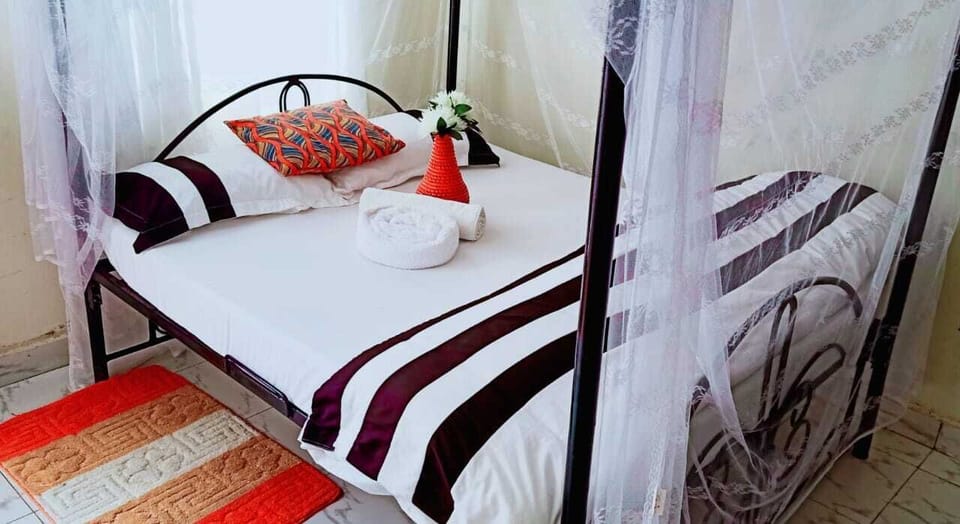 Deluxe Studio | Free WiFi, bed sheets