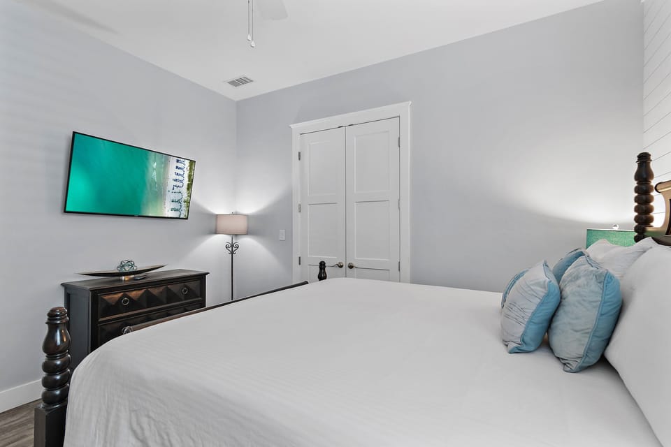 First floor king guest bedroom 1