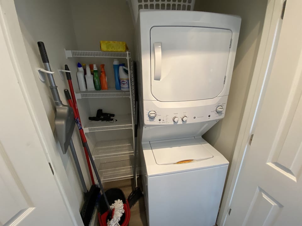 Laundry center
