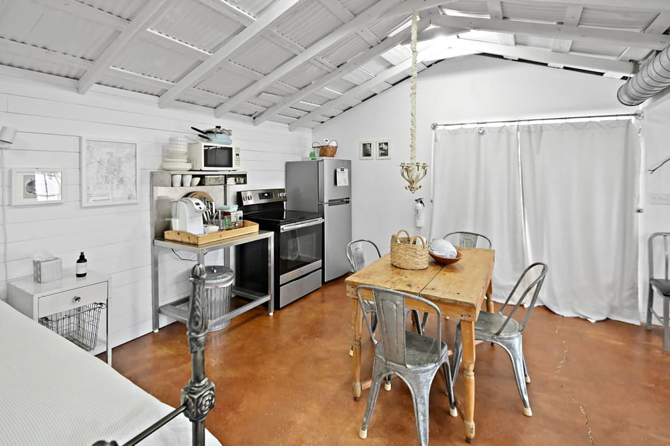 Cottage, 1 Bedroom | Dining