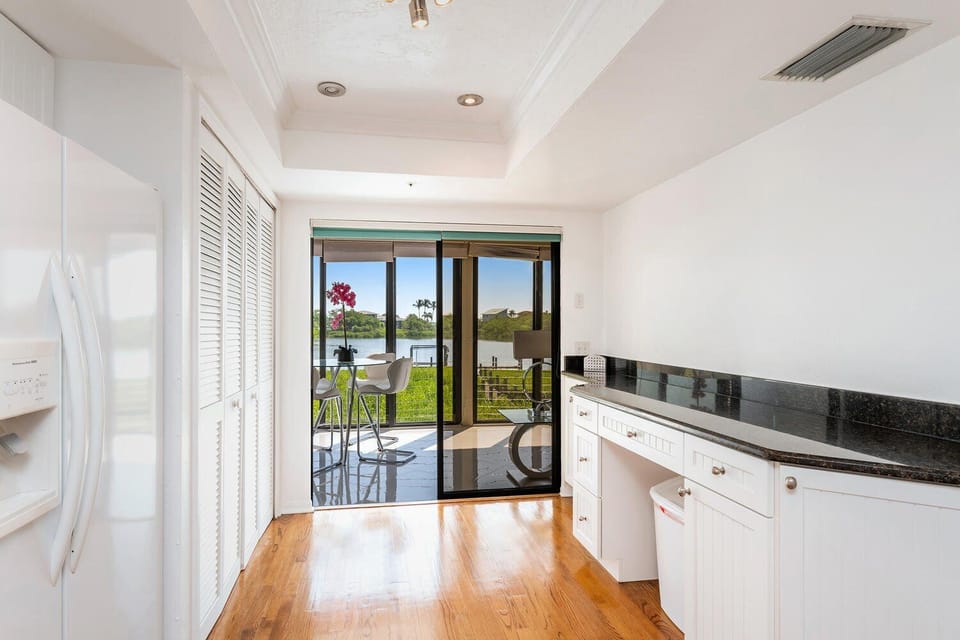 House (2 Bedrooms) | Private kitchen | Fridge, microwave, oven, stovetop