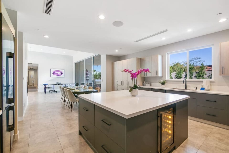 Fully equipped kitchen