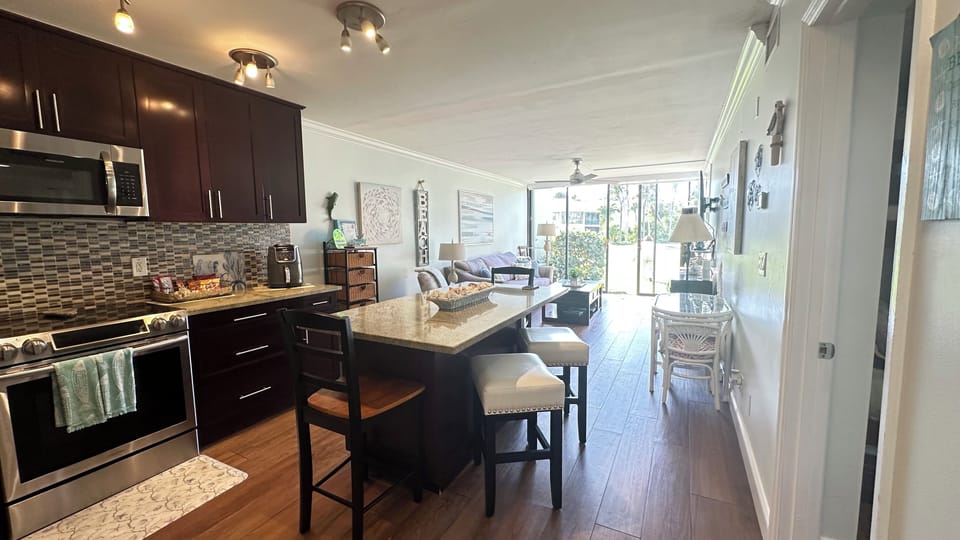 Kitchen and sitting area, exit directly to the Golf Course