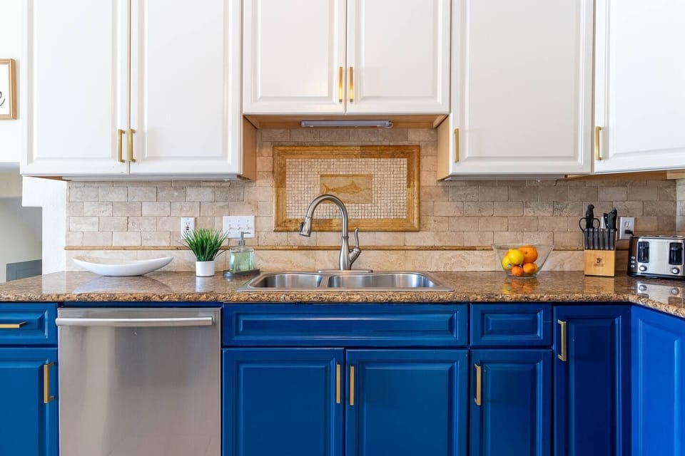 you'll love this fully equipped huge kitchen! Imagine cooking up delicious meals for your family and friends in here. With all the space and amenities, you'll have everything you need to make your favorite dishes with ease at Pensacola, Florida, USA