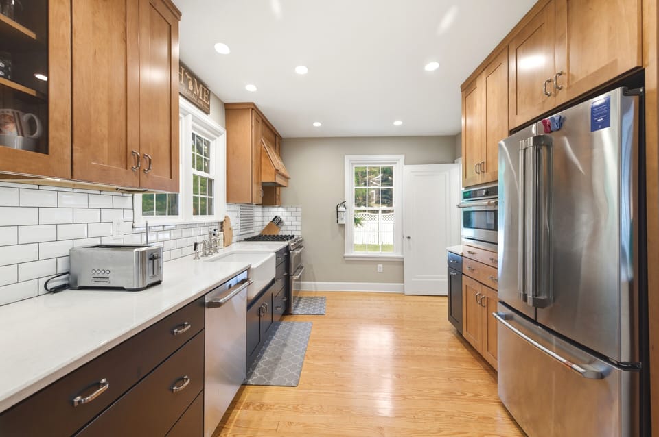 Fully Stocked Kitchen!