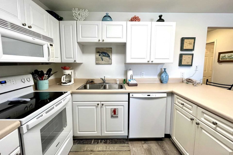 The washer/dryer makes keeping up with laundry a breeze!