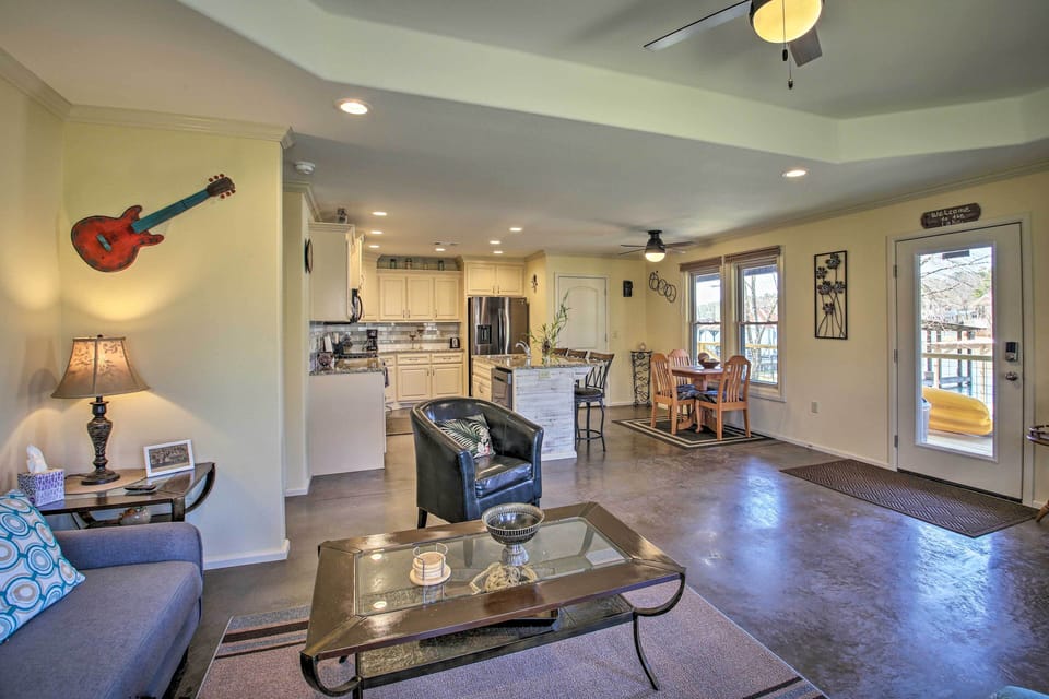 Living Room | Air Conditioning