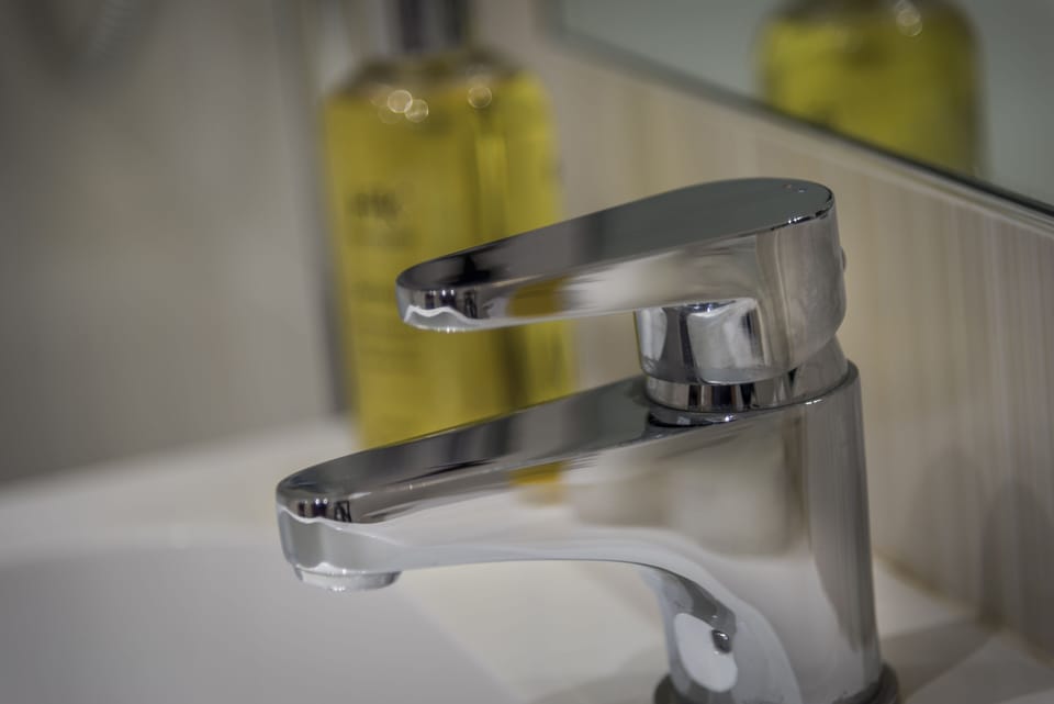 Economy Double Room | Bathroom | Free toiletries, hair dryer, towels, soap