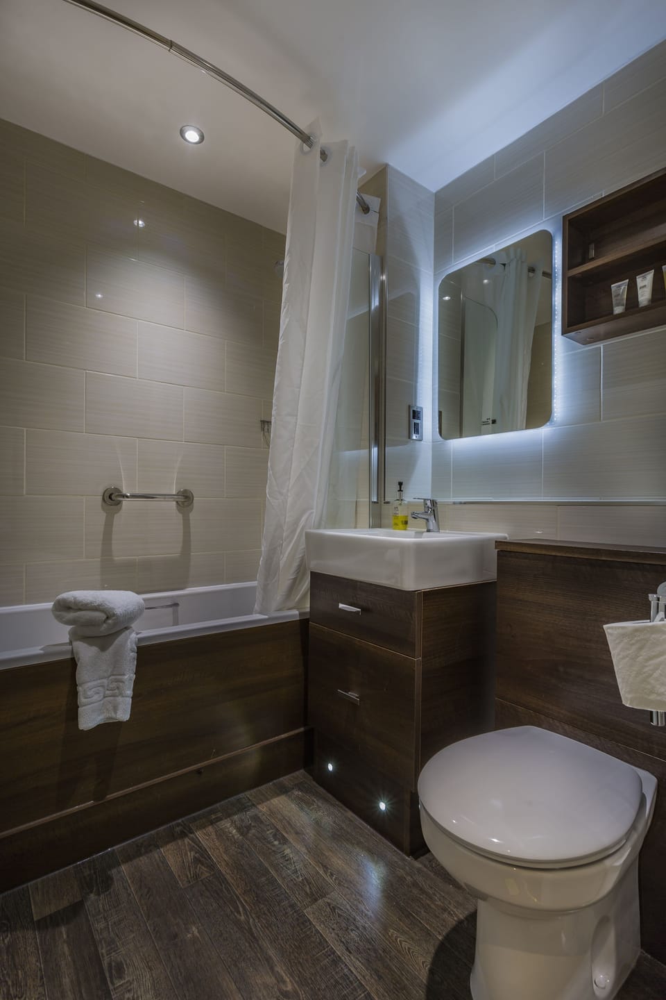 Superior Family Room | Bathroom | Free toiletries, hair dryer, towels, soap
