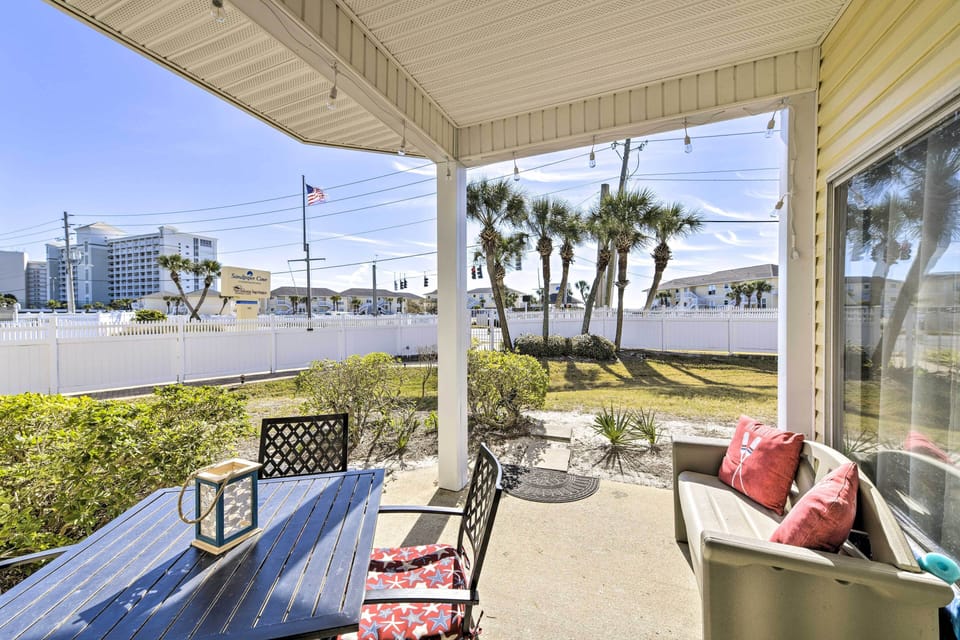 Private Patio | Walk to Destin Beach