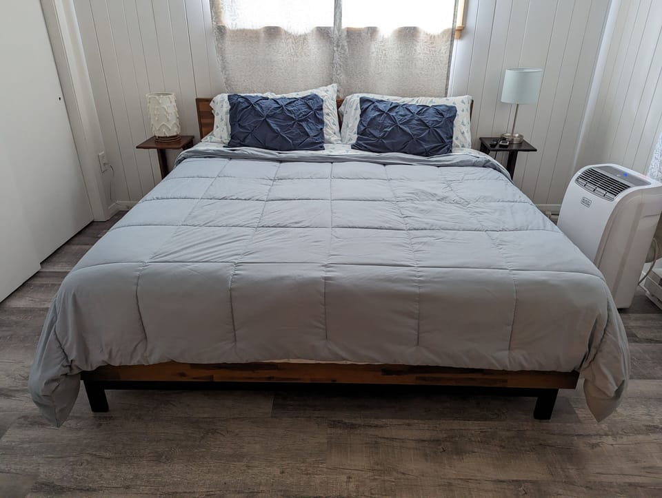 Master bedroom - King bed
