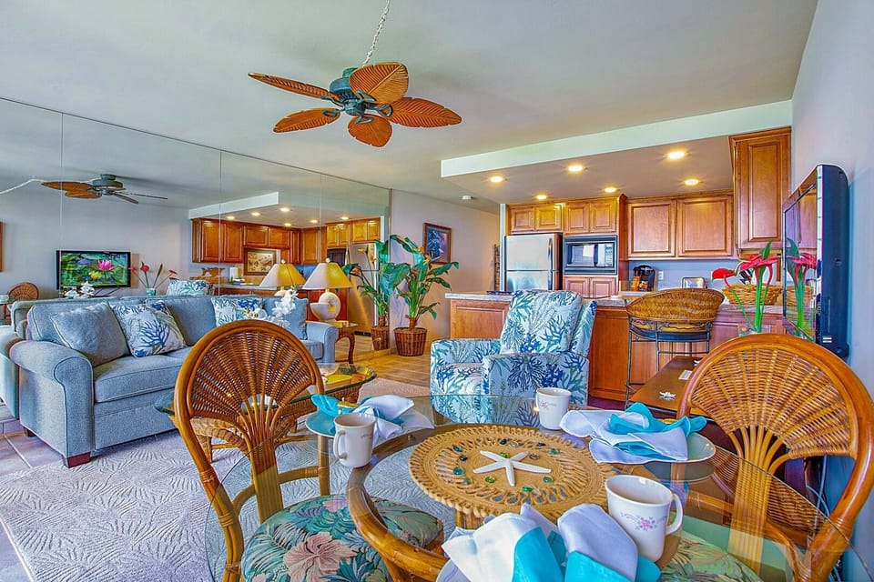 Condo, 1 Bedroom | Private kitchen | Coffee/tea maker, fridge, microwave, oven