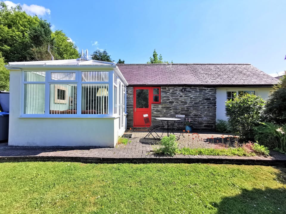 Ivy has a conservatory so you can sit inside or out to enjoy the views. 