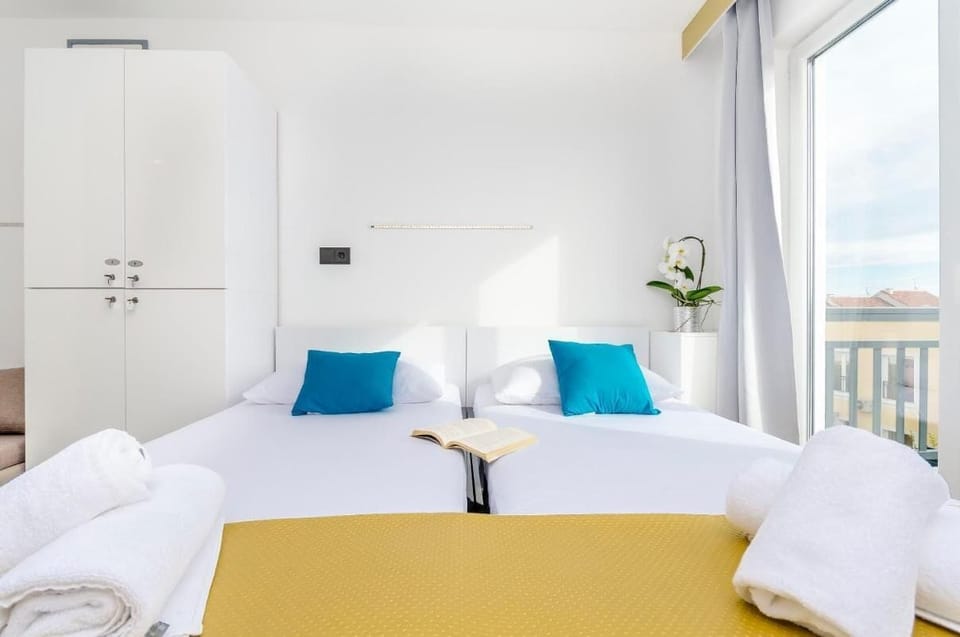 Room, 1 Bedroom, Balcony, Garden View | 1 bedroom