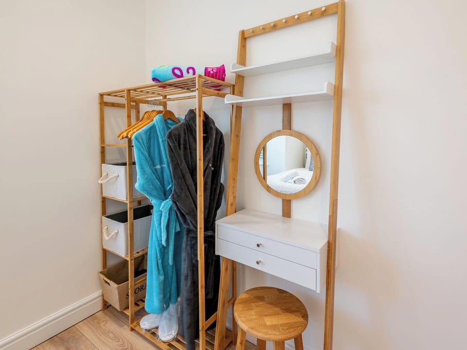 Twin bedroom | Sea Breezes, Anderby Creek, near Chapel St Leonards