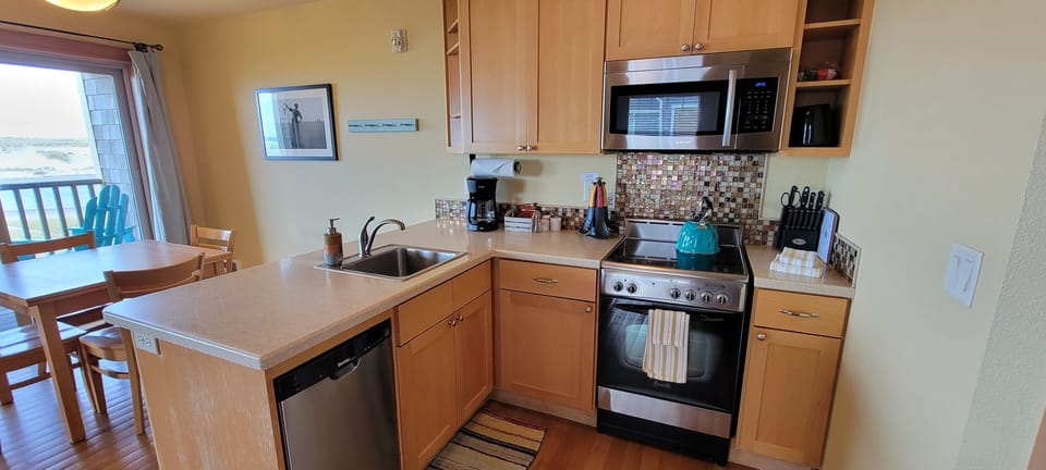 Puffin Suite – Second Floor Ocean Front View | Private kitchen | Full-size fridge, microwave, oven, stovetop