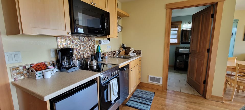 Tide Pools Alive Studio – First Floor Ocean Front View | Private kitchen | Full-size fridge, microwave, oven, stovetop