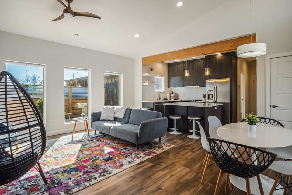 Timber and Tin Living, Dining and Kitchen Areas
