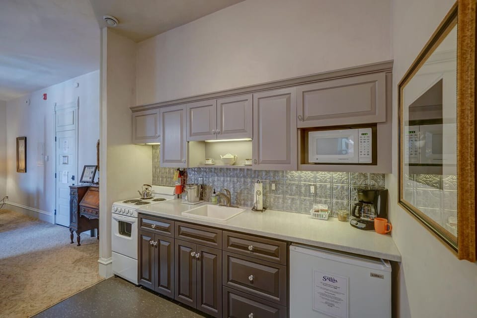 ~Mini Fridge
~Microwave
~Oven and Stove Top
~Drip Coffee Maker