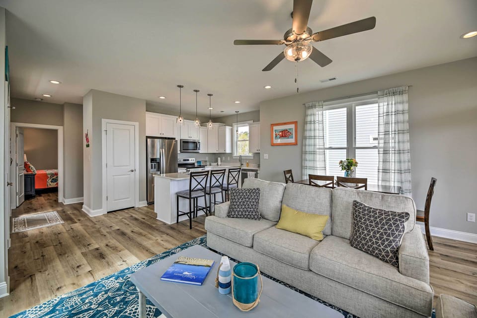Living Room | DVD Player | Board Games