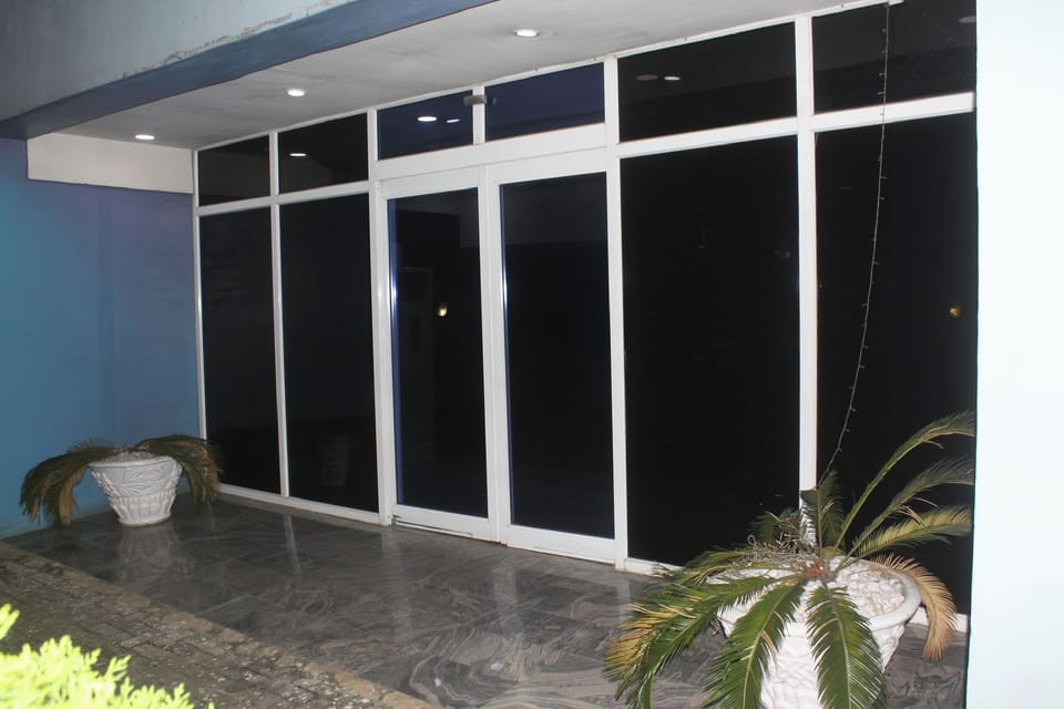 Room, 1 Bedroom, Accessible, Smoking | Property entrance