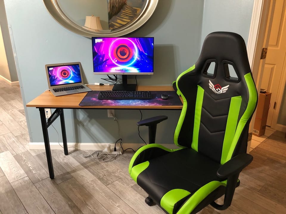 Living Room (optional computer folding desk)
