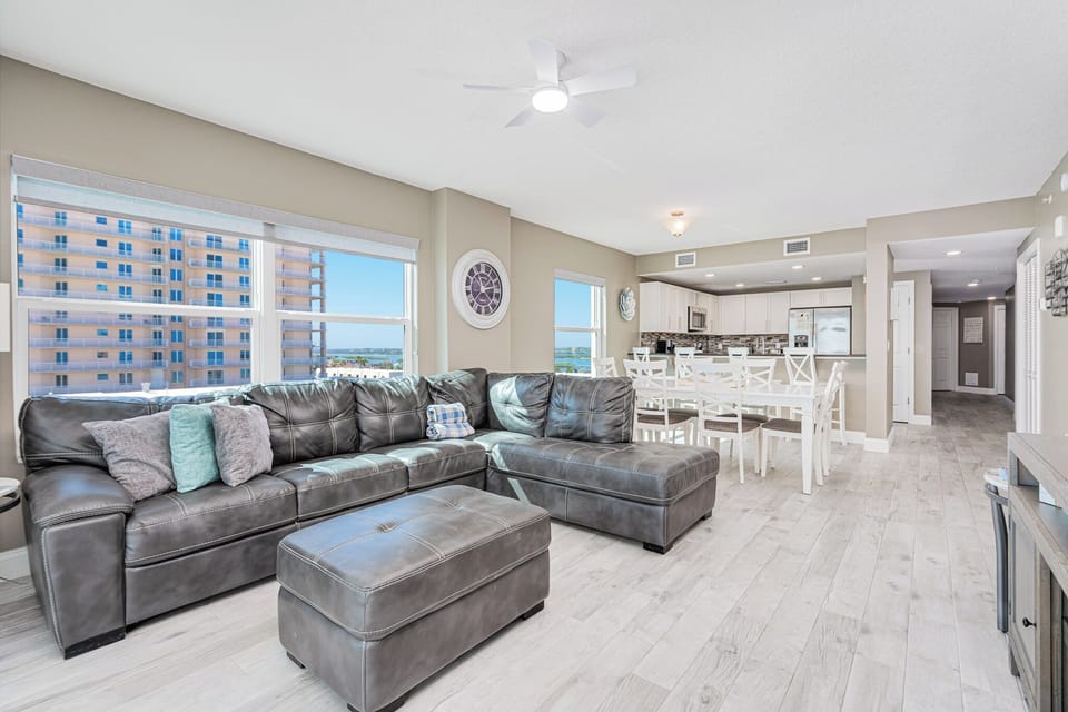 Bright, open floor plan