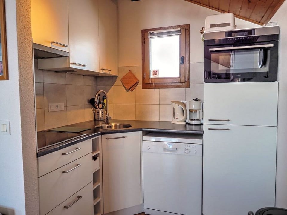 Well equipped new kitchen