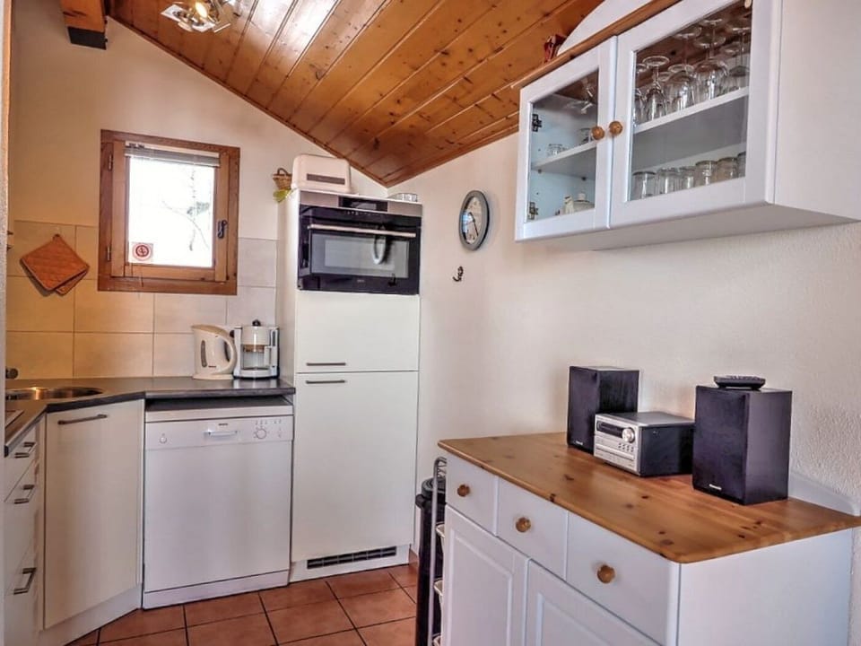 Brand new fully fitted kitchen