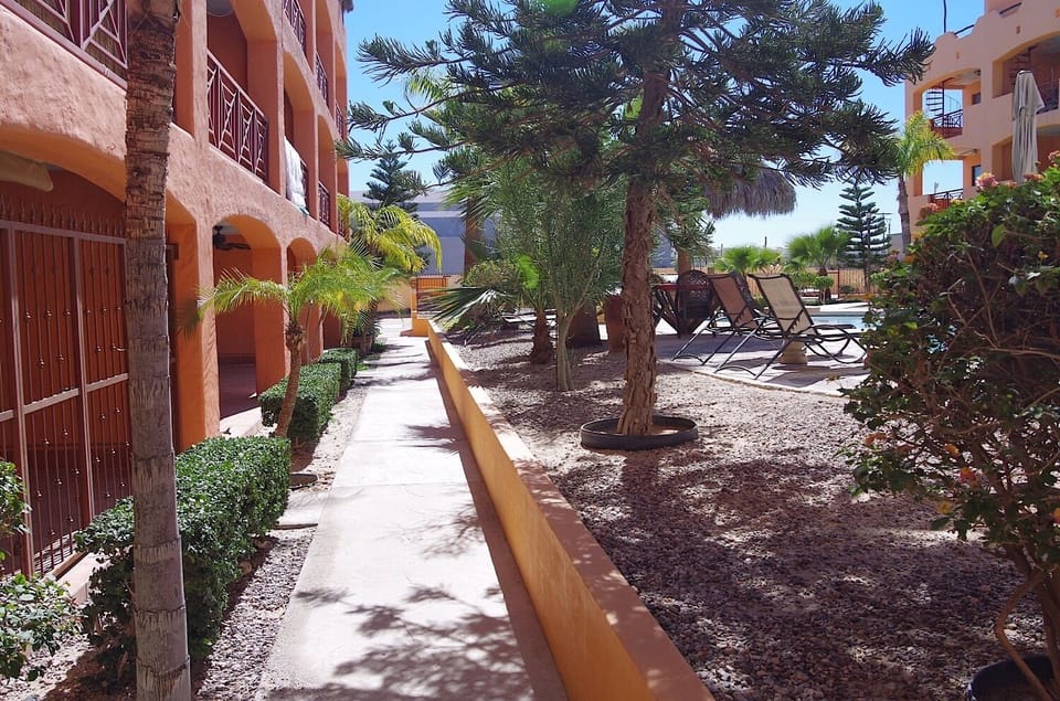 El Pueblo Ground