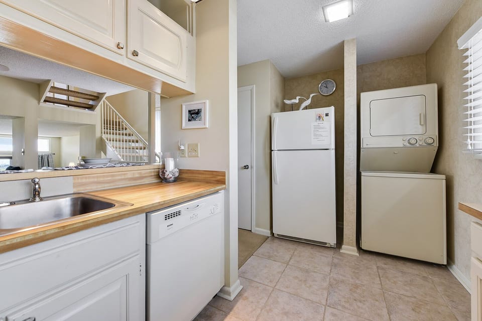 Laundry and pantry 