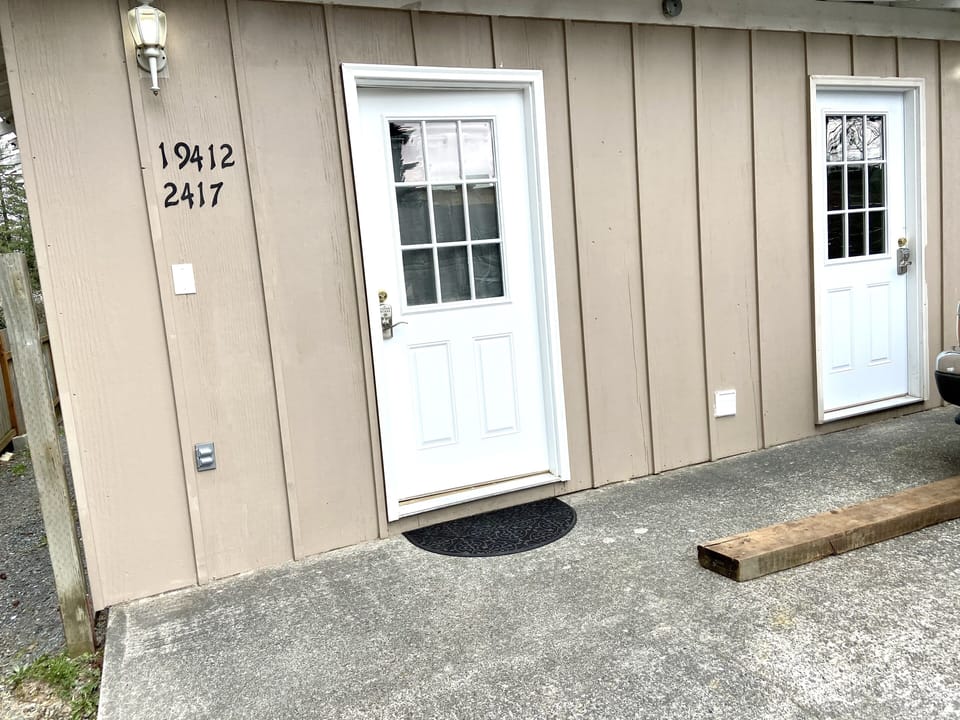 Private entrance 