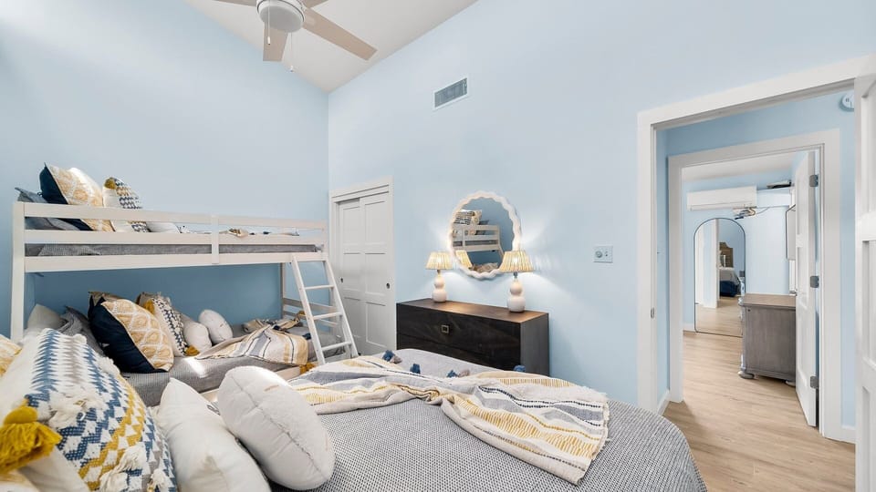 25-custom-22400FrontBeachRd16-28