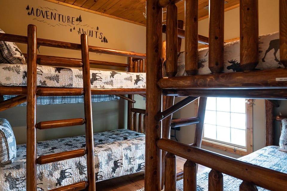 Bedroom 4 with bunk beds