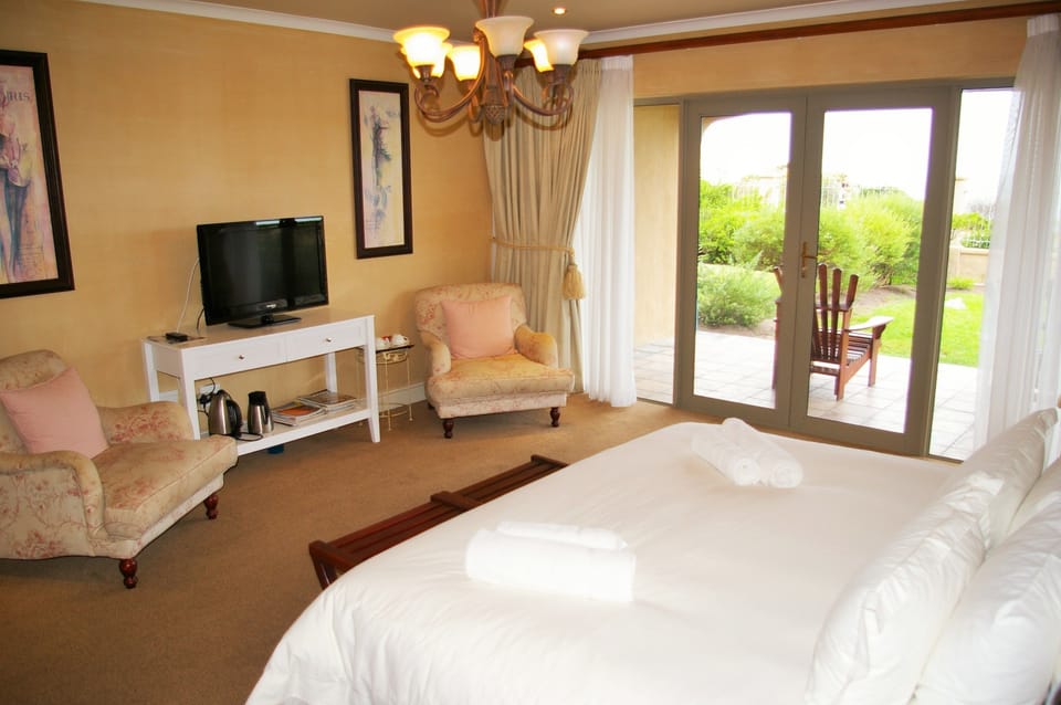 Luxury Double or Twin Room, 1 Bedroom, Patio, Sea View | Egyptian cotton sheets, premium bedding, in-room safe, cribs (surcharge)