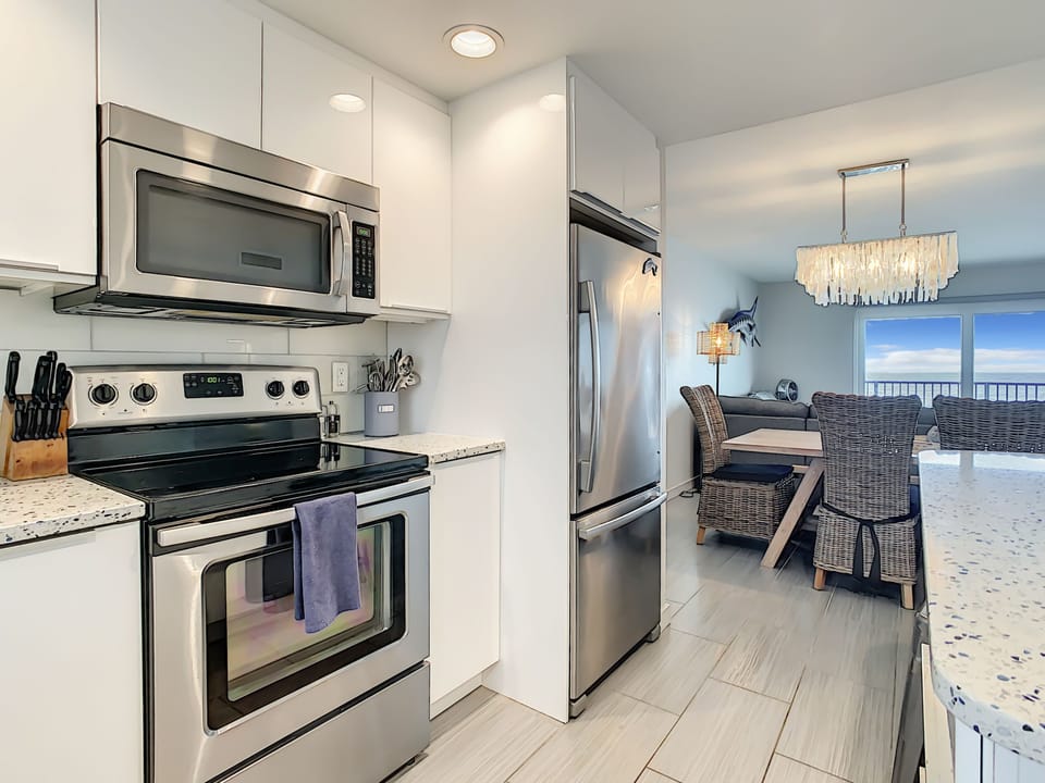 Enjoy cooking breakfast, lunch, or dinner with the modern technology in the kitchen.