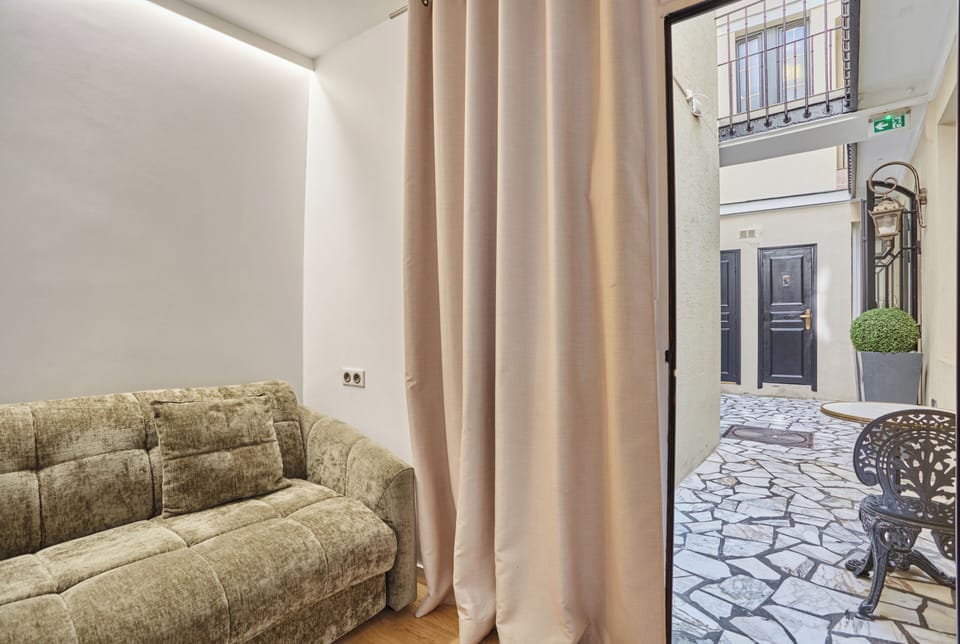 Family Room | Bathroom | Free toiletries, hair dryer, towels