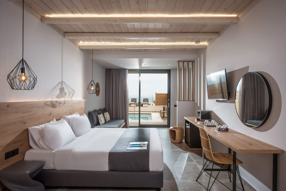 Junior Suite, Private Pool | Premium bedding, free WiFi, bed sheets