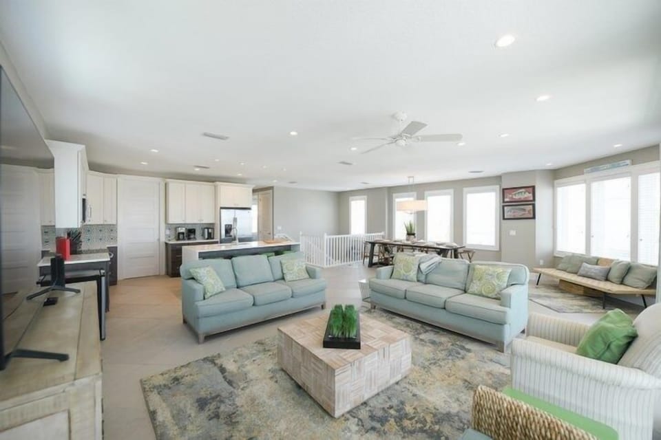 House, 6 Bedrooms | Living area