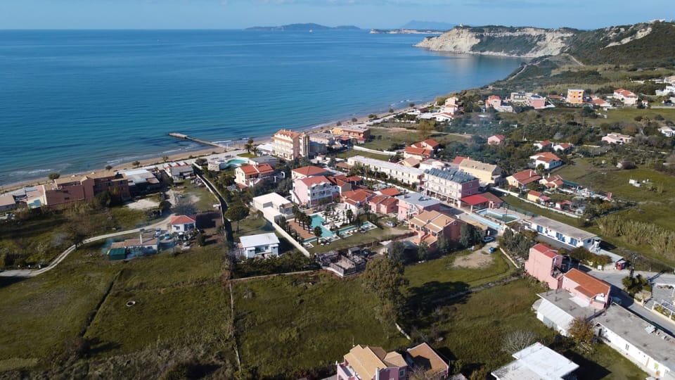 Emar Arillas Corfu swimming pool area