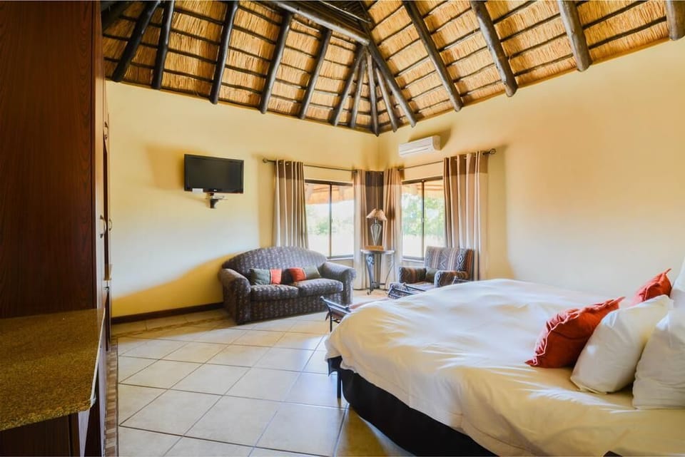 Luxury Room | In-room safe, desk, laptop workspace, WiFi (free)
