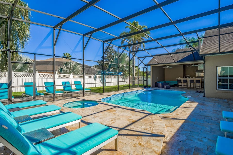 Stunning outside area with 5 star resort finishes