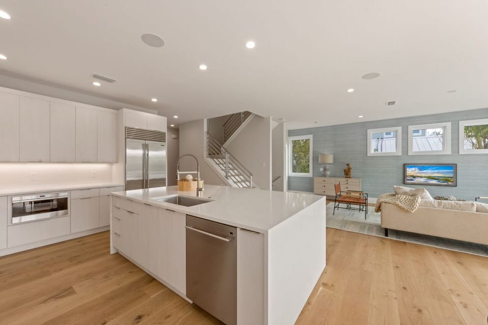 Main floor - spacious kitchen & living room